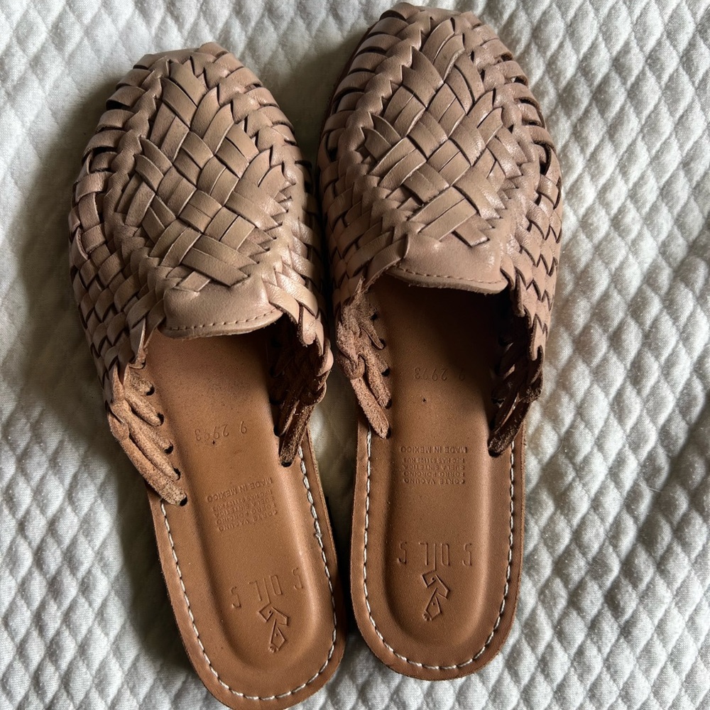 Sols Anita mules. Size 9. Color is crema.